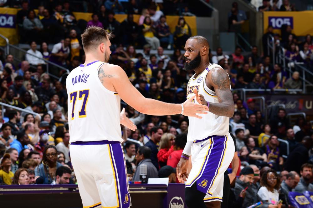 两队各自在 两队各自在